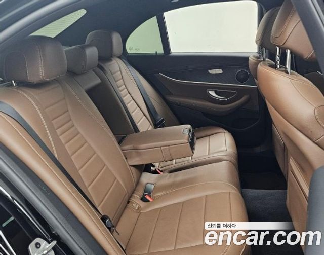 Mercedes-Benz E-Class (W213) E250 AMG Line 2023 — фото 16