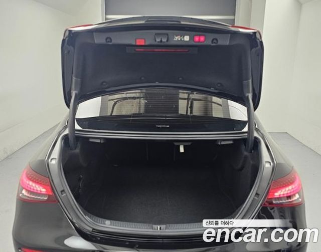 Mercedes-Benz E-Class (W213) E250 AMG Line 2023 — фото 23