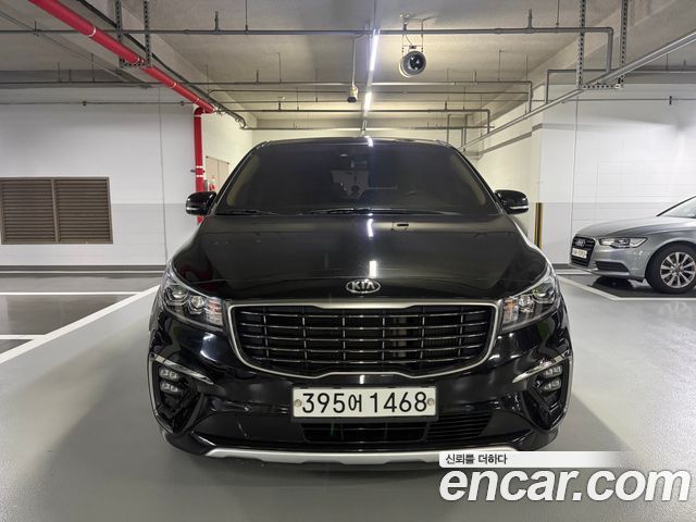 Kia Carnival 7-Seater Limousine VIP 2020 — фото 3