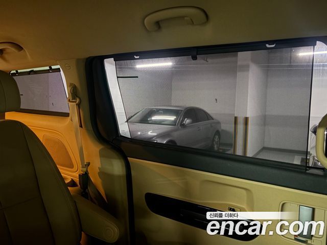 Kia Carnival 7-Seater Limousine VIP 2020 — фото 16