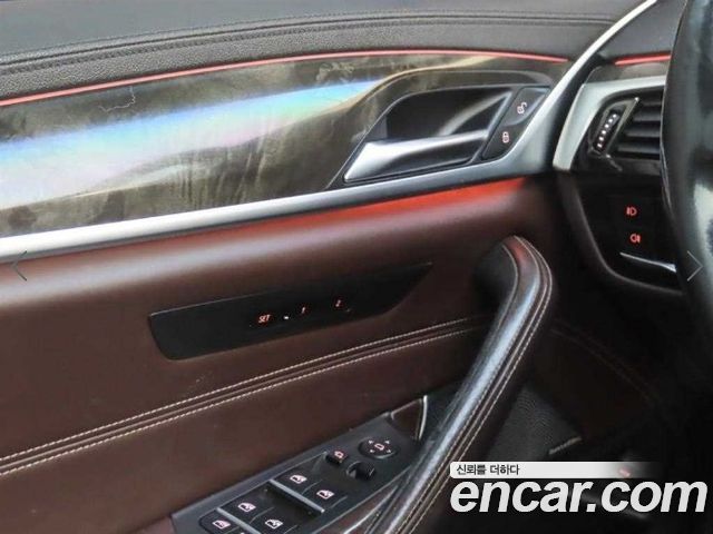 BMW 5 Series (G30) 540i xDrive Luxury Plus 2018 — фото 9
