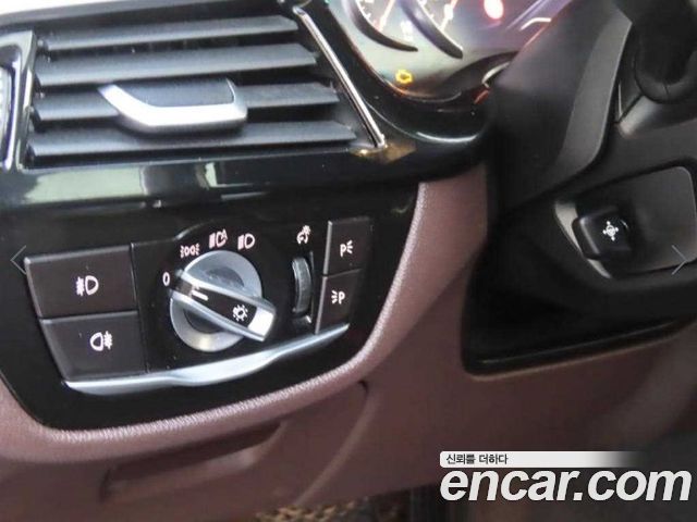 BMW 5 Series (G30) 540i xDrive Luxury Plus 2018 — фото 19
