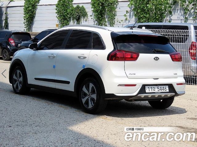 Kia Niro Luxury 2017 — фото 3