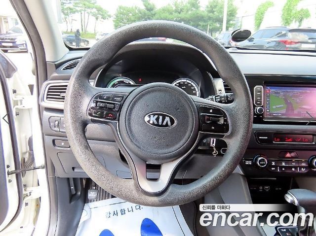 Kia Niro Luxury 2017 — фото 8