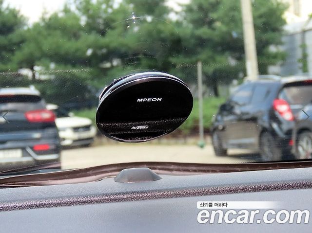 Kia Niro Luxury 2017 — фото 20