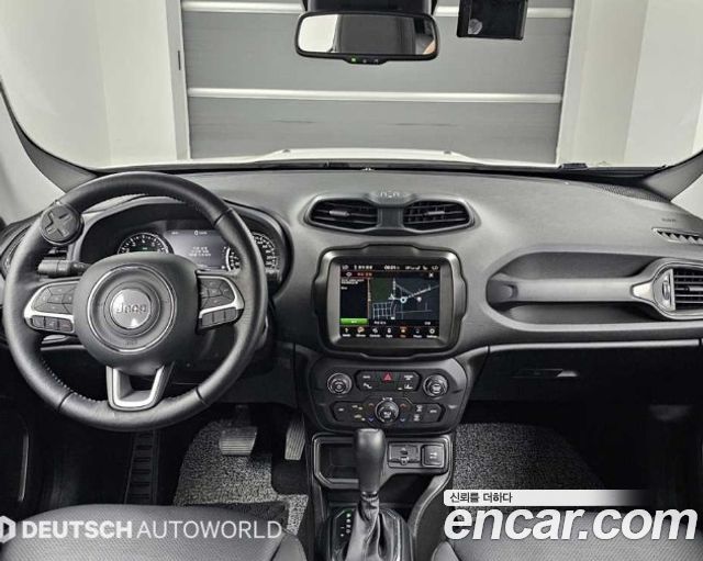 Jeep Renegade 1.3 Limited 2023 — фото 8