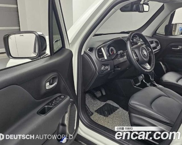 Jeep Renegade 1.3 Limited 2023 — фото 15