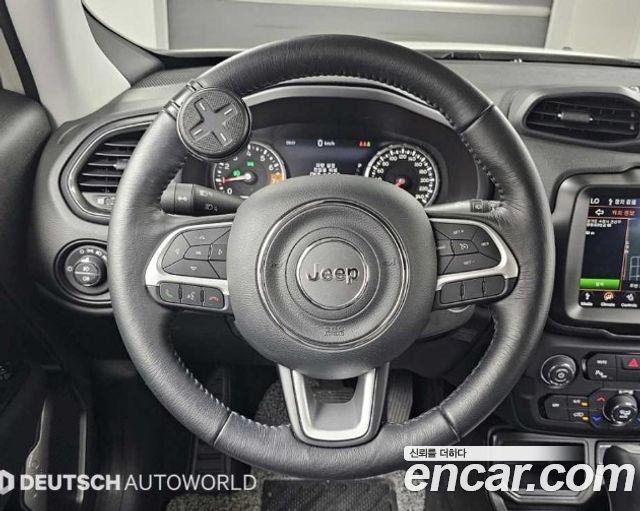 Jeep Renegade 1.3 Limited 2023 — фото 17