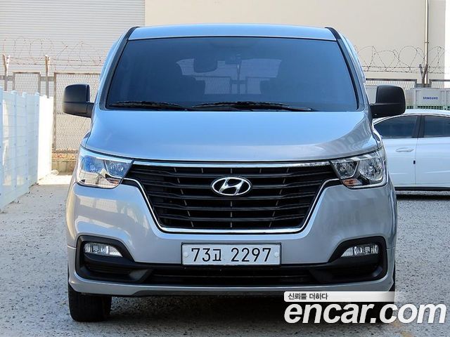 Hyundai Grand Starex Wagon 12-Seater Smart 2019 — фото 1