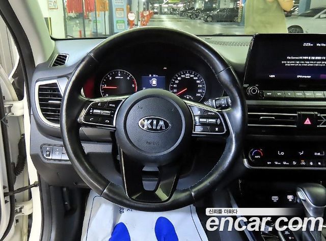 Kia Seltos Diesel 1.6 2WD Prestige 2020 — фото 8