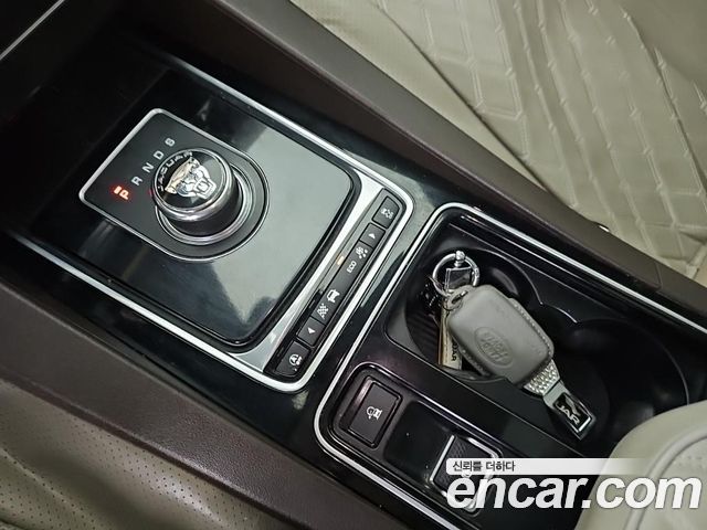 Jaguar F-PACE 20d Prestige 2018 — фото 9