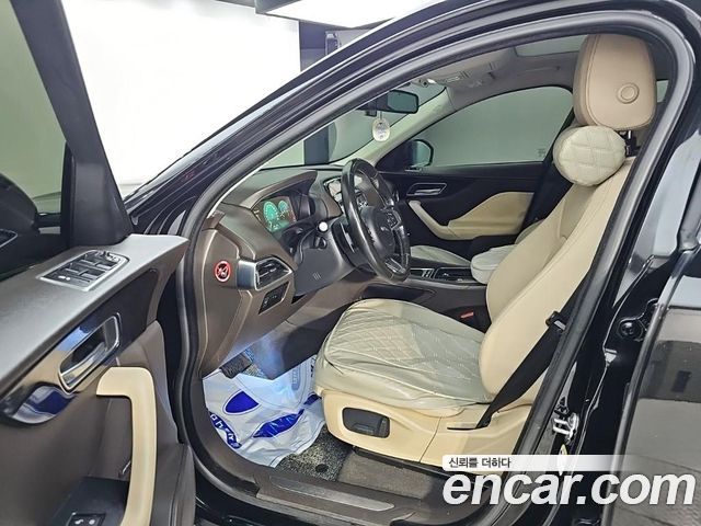 Jaguar F-PACE 20d Prestige 2018 — фото 10