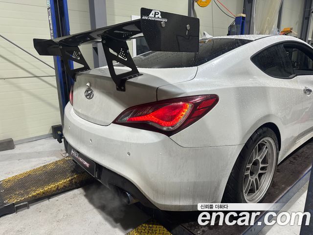 Hyundai Genesis Coupe 380 GT-R 2013 — фото 2