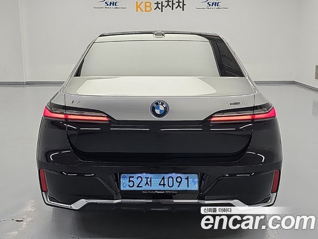 BMW i7 (G70) xDrive 60 M sport 2024 — фото 3