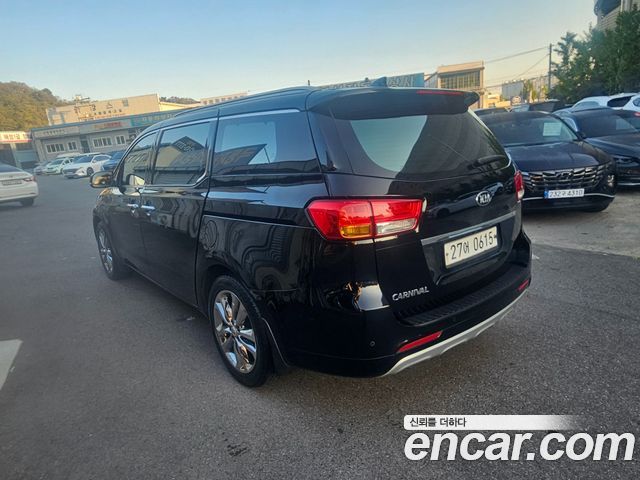 Kia Carnival 9-seater Noblesse 2016 — фото 5