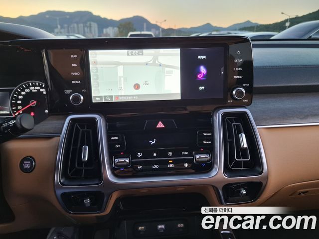 Kia Sorento (IV) Gasoline 2.5T 2WD Prestige 2023 — фото 13