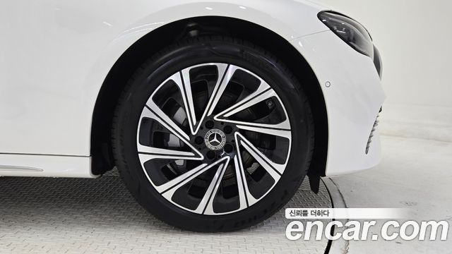 Mercedes-Benz E-Class (W214) E300 4MATIC Exclusive 2026 — фото 5