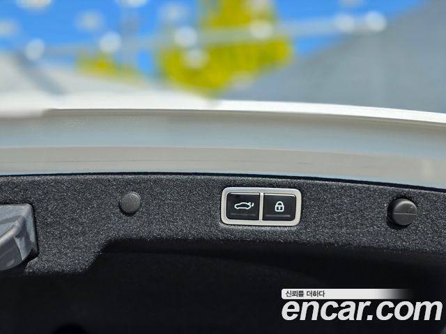 Hyundai Grandeur (GN7) 2,5 Gasoline 2WD Premium 2023 — фото 9