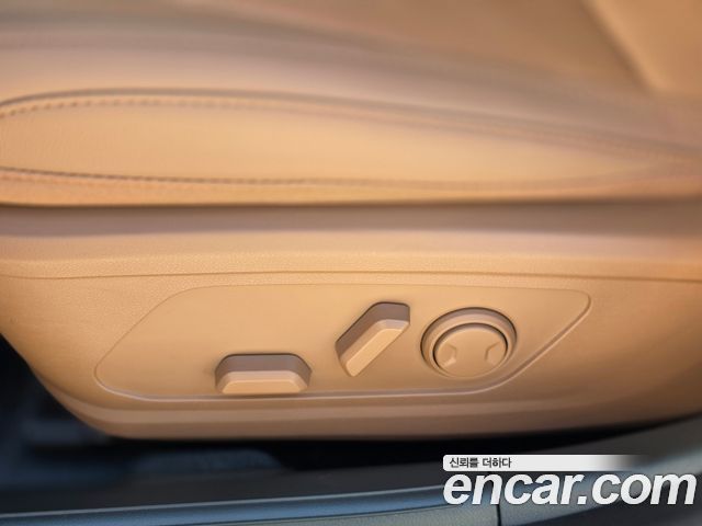 Hyundai Grandeur (GN7) 2,5 Gasoline 2WD Premium 2023 — фото 16