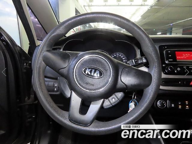 Kia Carens 1.7 VGT Deluxe 2014 — фото 9