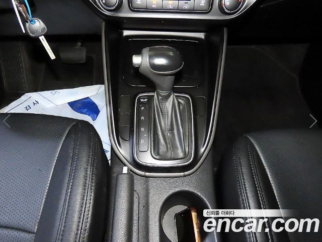 Kia Carens 1.7 VGT Deluxe 2014 — фото 17