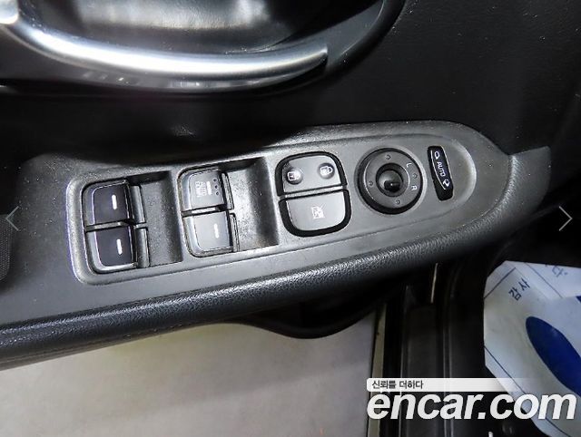 Kia Carens 1.7 VGT Deluxe 2014 — фото 18
