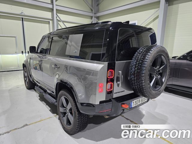 Land Rover Defender (L663) 110 P400 X 2023 — фото 2