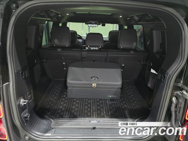 Land Rover Defender (L663) 110 P400 X 2023 — фото 20