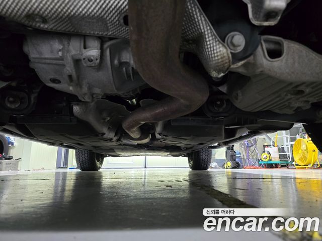 Land Rover Defender (L663) 110 P400 X 2023 — фото 22