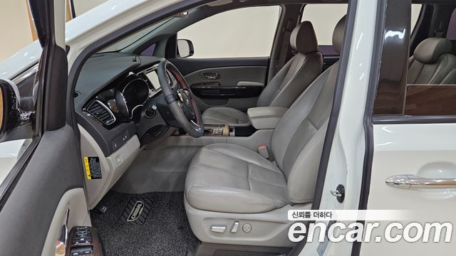 Kia Carnival 9-seater Noblesse 2016 — фото 9