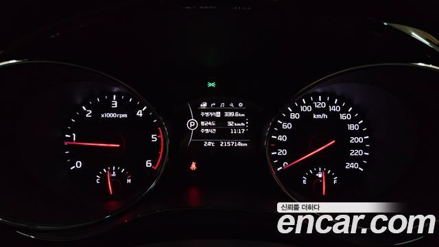 Kia Carnival 9-seater Noblesse 2016 — фото 17