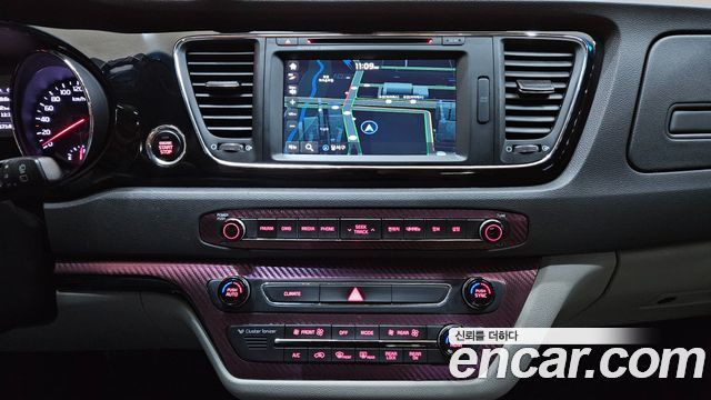 Kia Carnival 9-seater Noblesse 2016 — фото 20