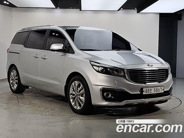 Kia Carnival 9-seater Prestige 2015 — фото 2