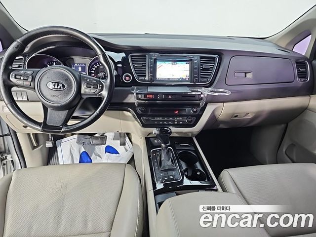 Kia Carnival 9-seater Prestige 2015 — фото 5