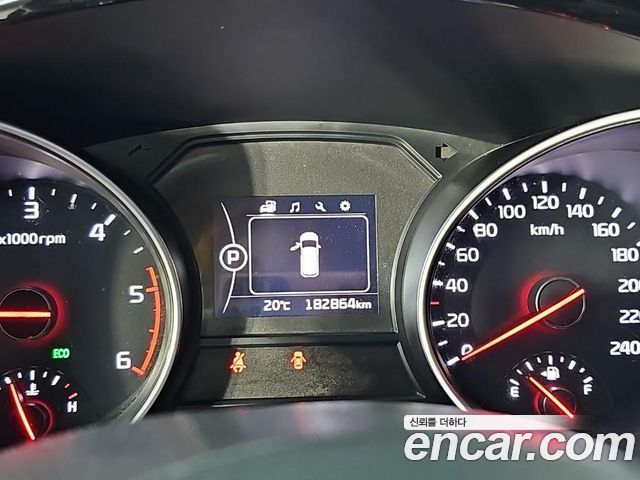 Kia Carnival 9-seater Prestige 2015 — фото 7