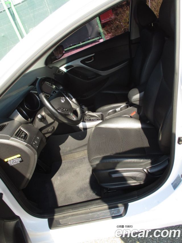 Hyundai Avante 1.6 GDi Modern Standard 2014 — фото 7