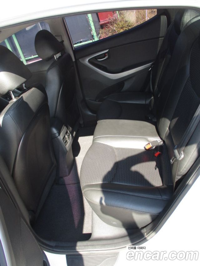 Hyundai Avante 1.6 GDi Modern Standard 2014 — фото 8