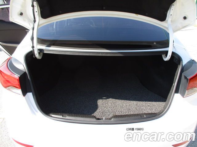 Hyundai Avante 1.6 GDi Modern Standard 2014 — фото 15