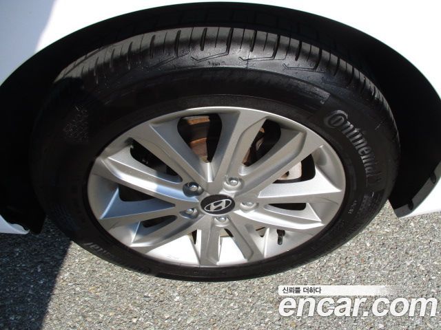 Hyundai Avante 1.6 GDi Modern Standard 2014 — фото 17