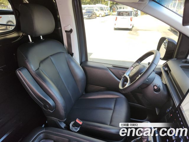 Hyundai Staria Cargo 3-Seater Modern 2025 — фото 7