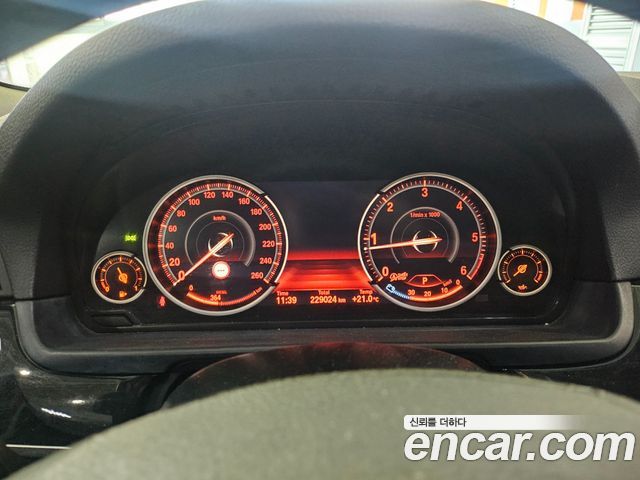 BMW 5 Series (F10) 520d xDrive M Aero Dynamic 2016 — фото 8