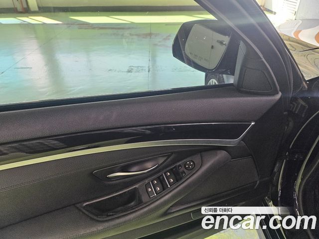 BMW 5 Series (F10) 520d xDrive M Aero Dynamic 2016 — фото 21