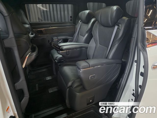 Toyota Alphard (IV) 2.5 HEV Executive AWD 2025 — фото 8