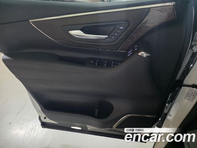 Toyota Alphard (IV) 2.5 HEV Executive AWD 2025 — фото 9