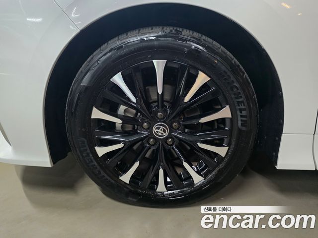 Toyota Alphard (IV) 2.5 HEV Executive AWD 2025 — фото 18