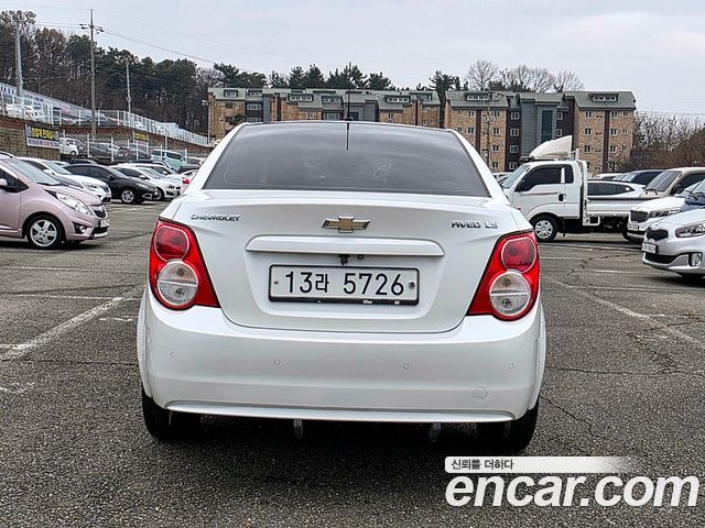 Chevrolet Aveo Sedan LS Deluxe 2014 — фото 4