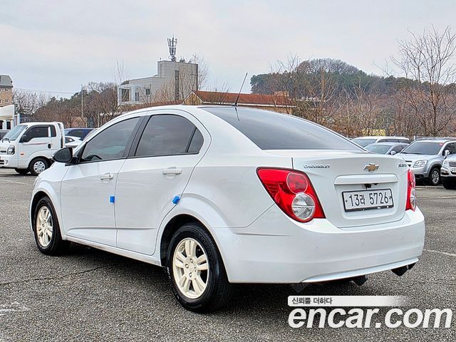 Chevrolet Aveo Sedan LS Deluxe 2014 — фото 22