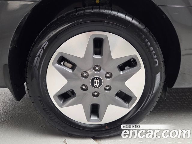 Hyundai Staria L3.5 Tourer 11-Seater Modern 2025 — фото 10