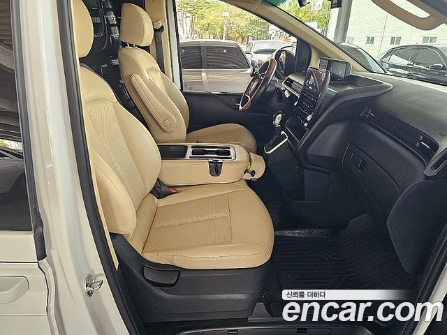 Hyundai Staria L3.5 Cargo 3-Seater Modern 2024 — фото 10