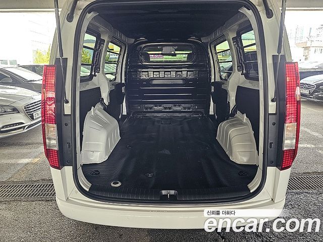 Hyundai Staria L3.5 Cargo 3-Seater Modern 2024 — фото 21